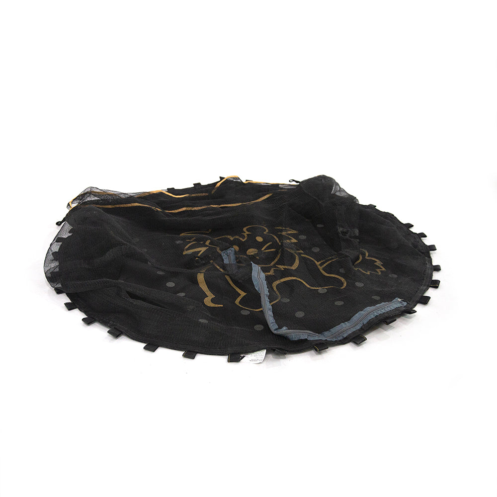 The polyethylene enclosure net has a gray enclosure zipper.