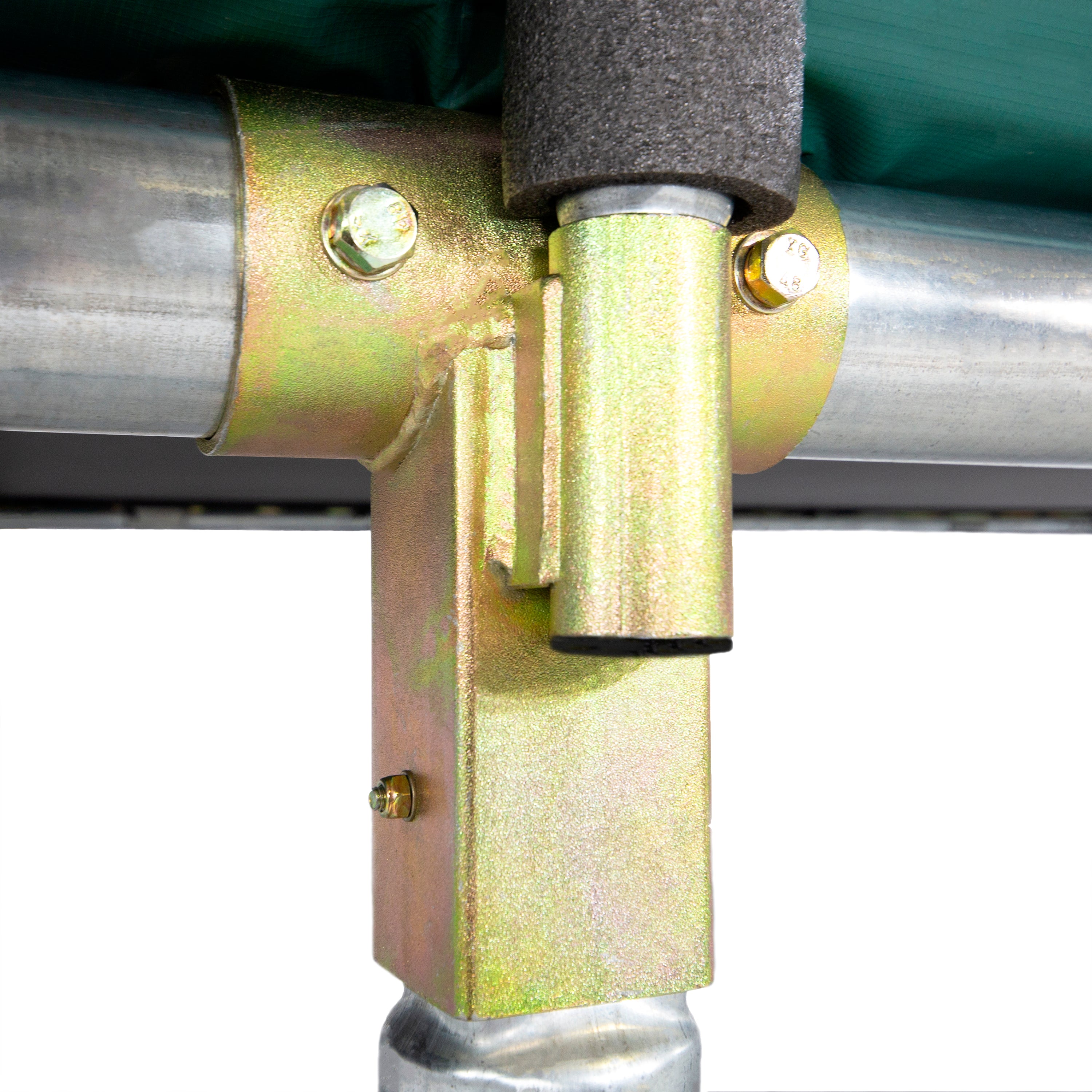 Gold-colored reinforced T-socket.