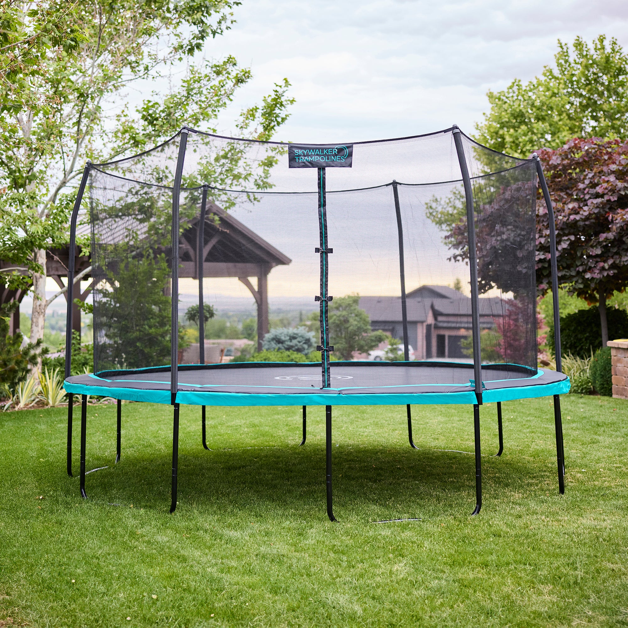 Signature Series 15' Round Outdoor Trampoline with Enclosure